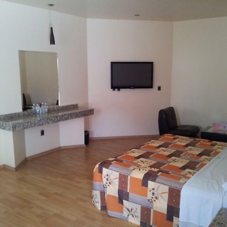 Motel Paraiso Suites Querétaro Eksteriør billede