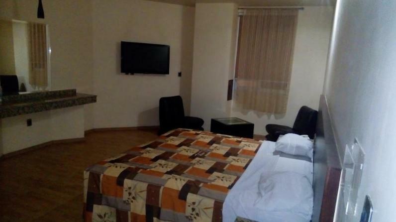 Motel Paraiso Suites Querétaro Eksteriør billede