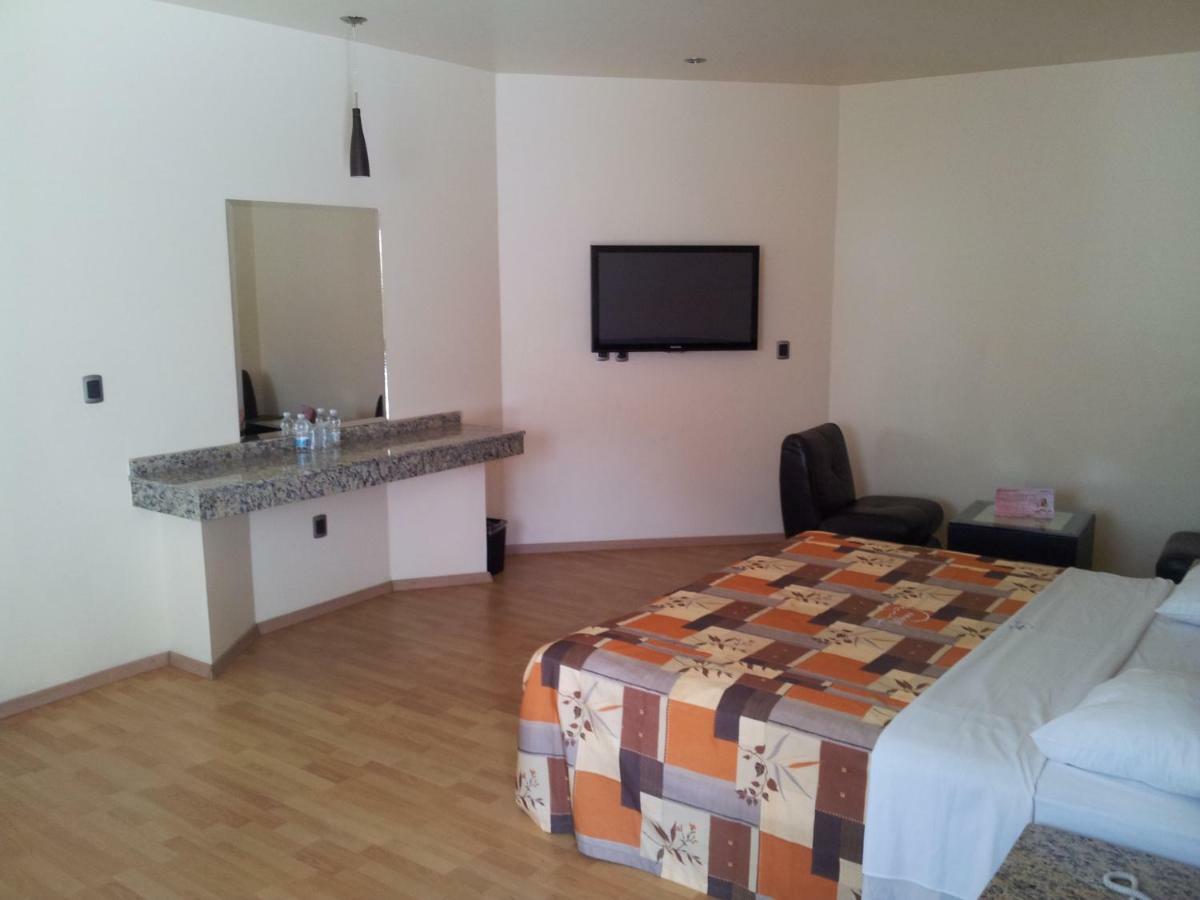 Motel Paraiso Suites Querétaro Eksteriør billede